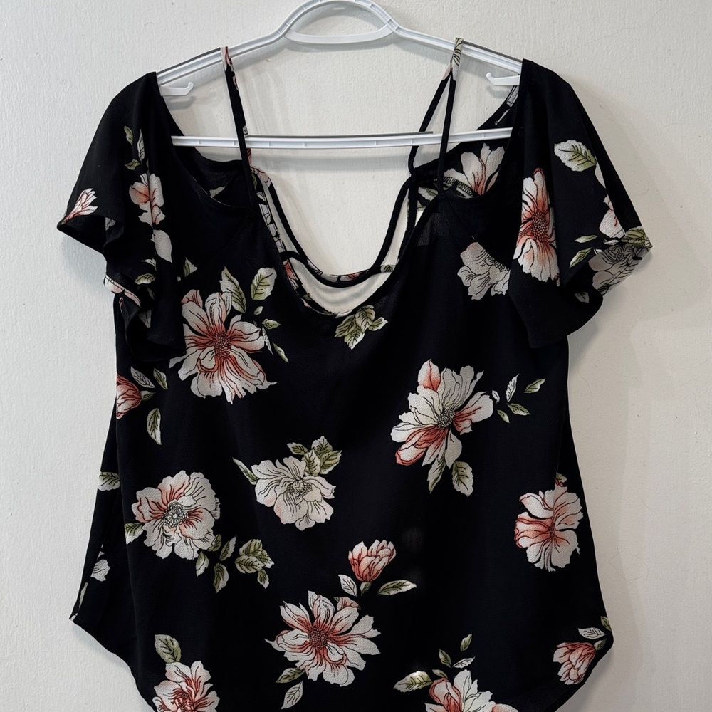 Kaileigh Black and White Floral Top